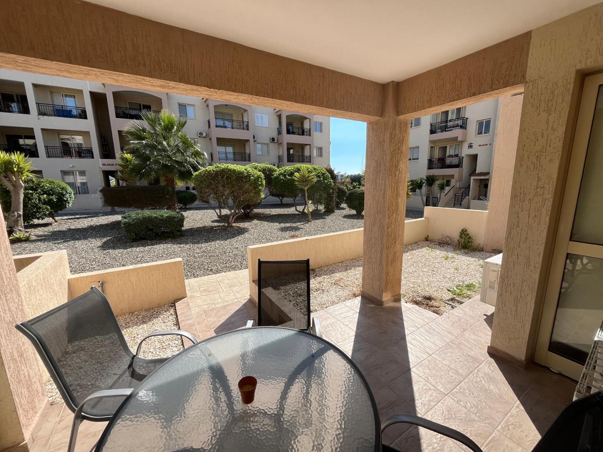 Royal Seacrest Residence Paphos Exterior foto